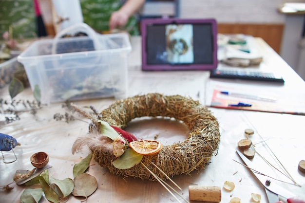 Foto workshop meisterklasse handgefertigte kränze rustikal