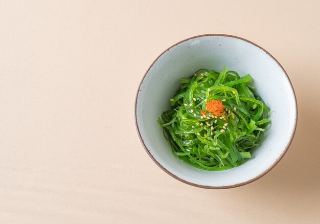 Würziger Wakame-Algensalat