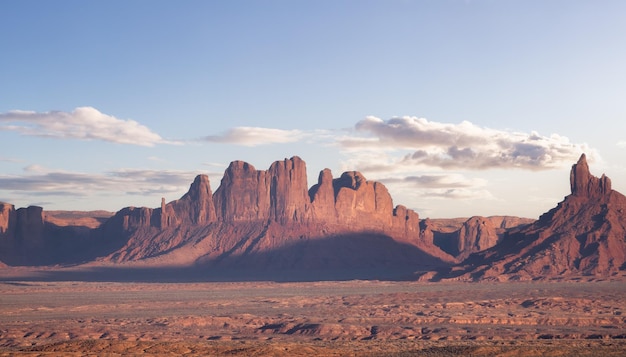 Wüste felsiger Berg amerikanische Landschaft Sonnenuntergang Himmel