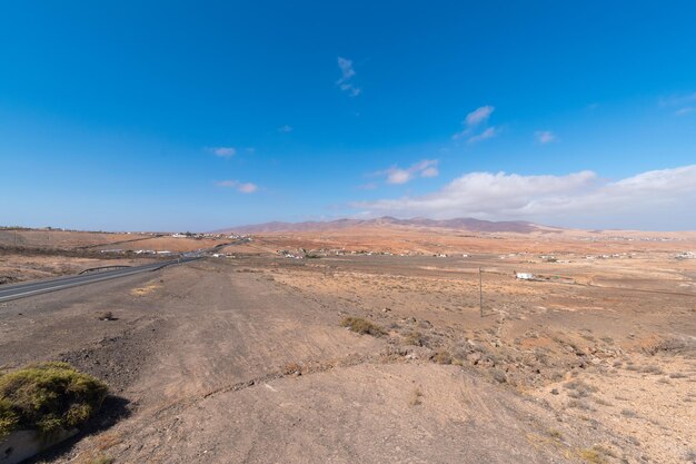 Wüstenlandschaft mit Bergterrain Caldera eines alten Vulkans