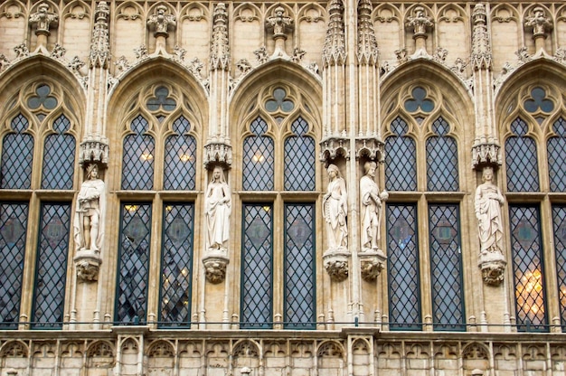 Wunderbare bildhauerische und architektonische Details des Stephansdoms in Wien