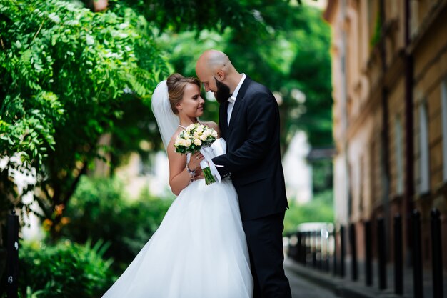 Wunderbare Hochzeit an einem schönen Tag schönes Paar