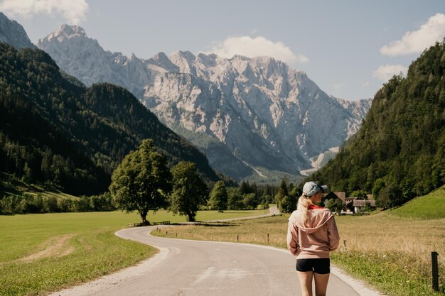 Wunderschöne alpine Sommerlandschaft Logartal oder Logarska dolina Kamnik Savinja Alpen Slowenien Europa