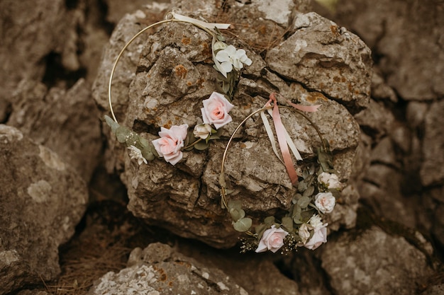 Foto wunderschöne brautjungfern-blumendekoration