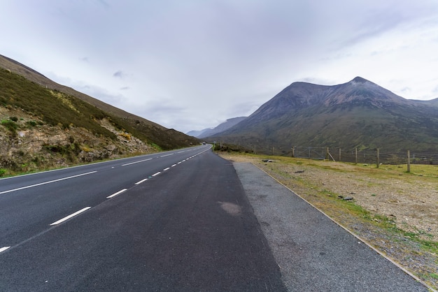 Wunderschöne Landschaft von Armadale bis Portree, Isle of Skye, Schottland