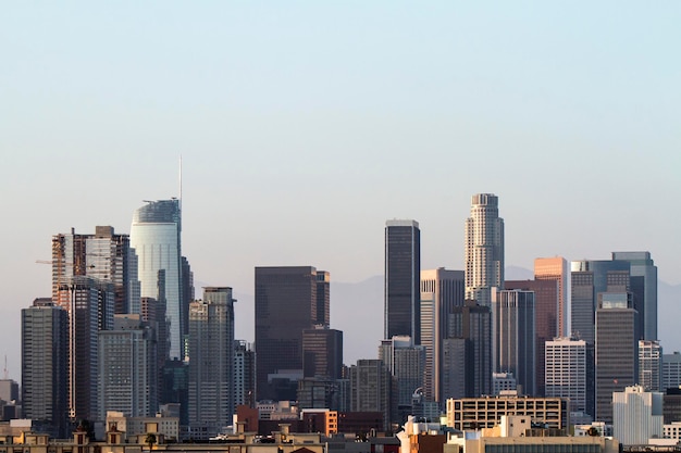 Wunderschöne Skyline der Innenstadt von Los Angeles bei Sonnenuntergang USA