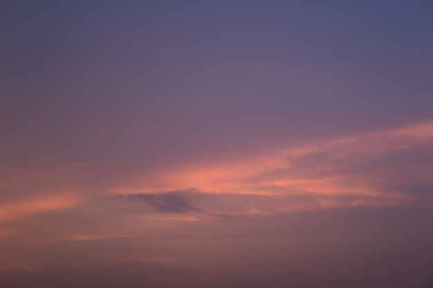 Wunderschöner Sonnenuntergang am Sonntagmorgen