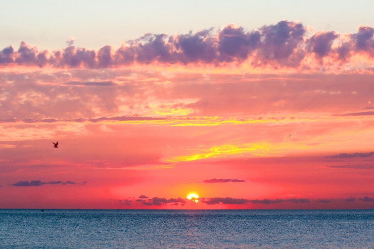 Foto wunderschöner sonnenuntergang