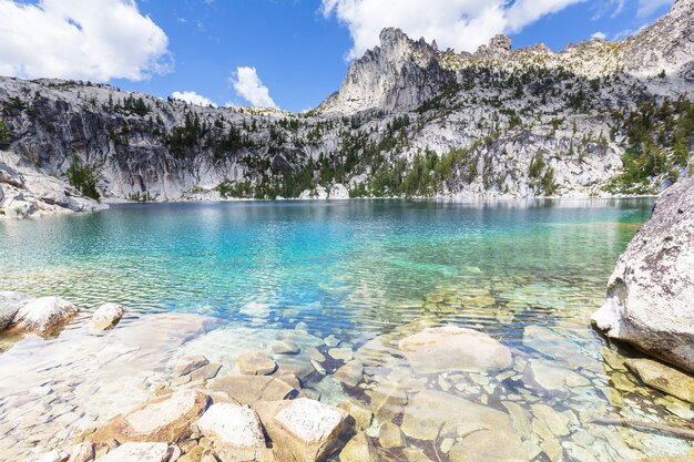 Wunderschönes Alpenseen-Wildnisgebiet in Washington, USA