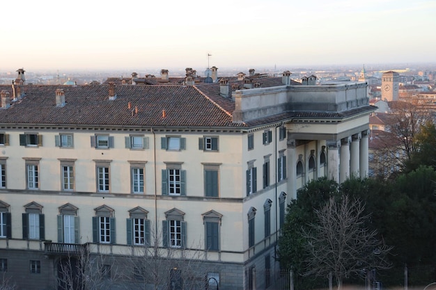 Wunderschönes Küstenstadt-Konzeptfoto von Bergamo, Italien