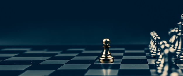 close-up xadrez rei rainha bispo cavaleiro torre, equipe de negócios e  estratégia de liderança, trabalho em equipe no conceito de tabuleiro de  xadrez, administração e gestão de uma organização ou empresa. 11018432