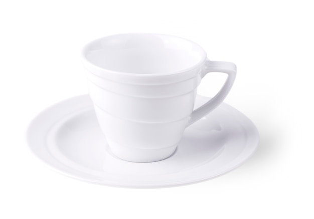 Xícara de café branco em branco, isolada no fundo branco