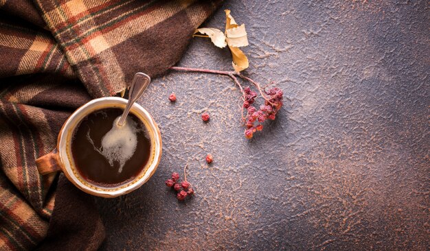 Xícara de café com evaporação quente