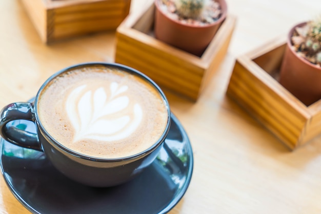 xícara de café com leite quente