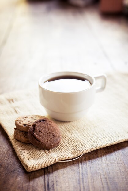 Xícara de café e biscotti