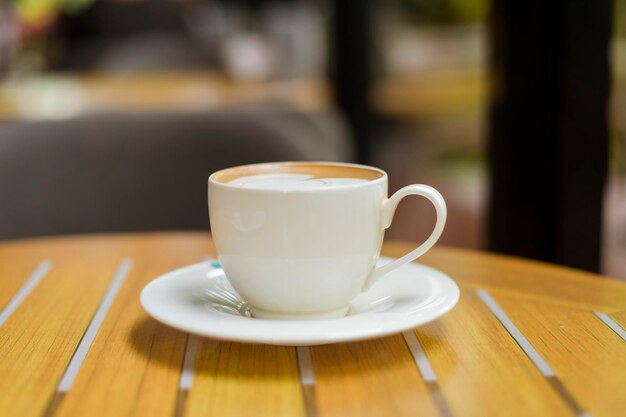 xícara de café na cafeteria