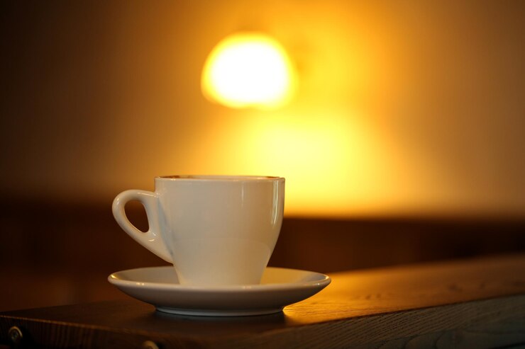Foto xícara de café na mesa no café
