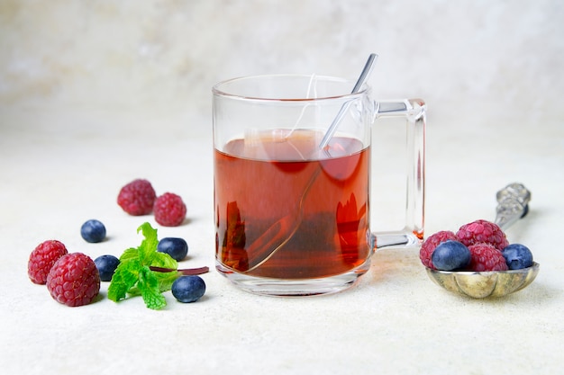 Xícara de chá com berry
