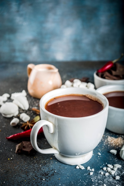 Xícaras de chocolate quente