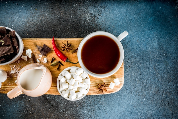 Xícaras de chocolate quente