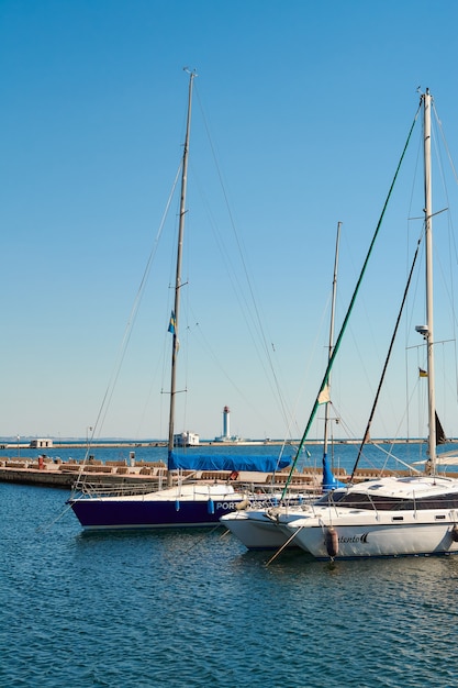 Yachten am Pier