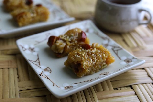 Yaksik oder Yakbap ist ein Tteok aus Klebreis mit Kastanien-Jujube und Pinienkernen