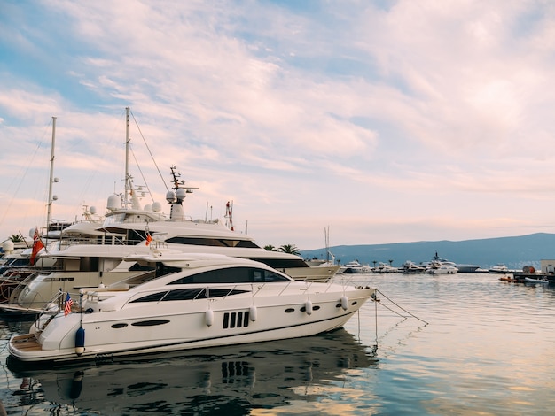 Yate porto montenegro elite area