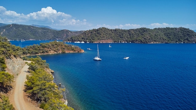 Yates de vela de lujo y barcos en gocek bays fethiye turquía