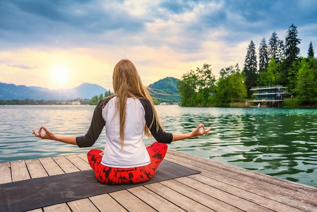 Yoga am See