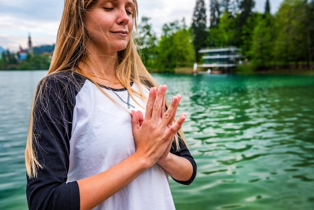 Foto yoga am see