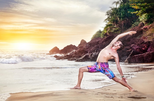 Yoga na praia