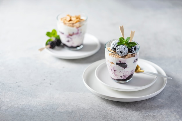 Yogurt saludable con muesli