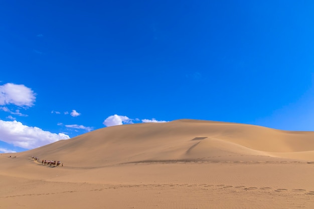 Yueyaquan Scenic Area, Mingsha Mountain, Dunhuang City, Provinz Gansu, China. Gansu Dunhuang Crescent Lake und Mingsha Mountain, China