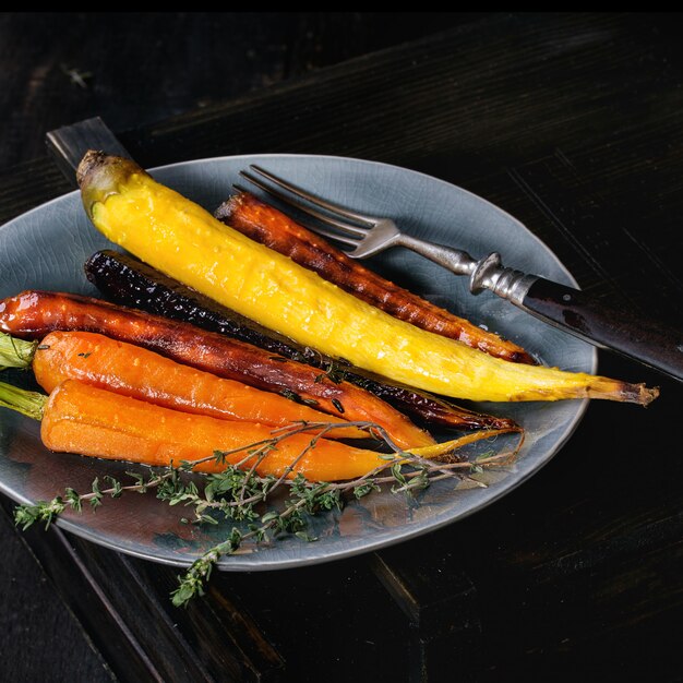 Zanahorias coloridas al horno