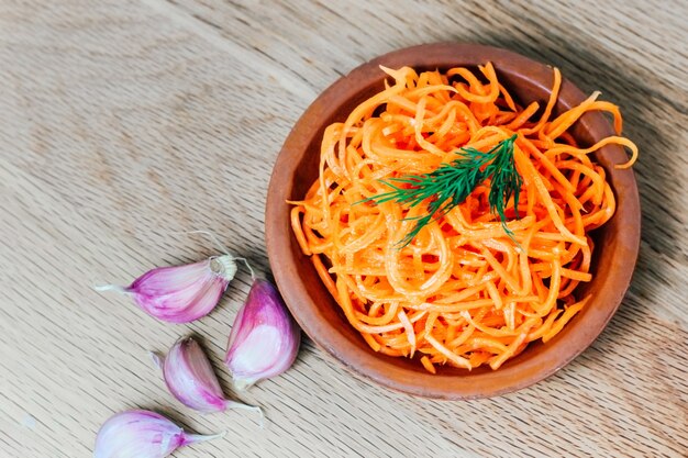 zanahorias coreanas ralladas con ajo