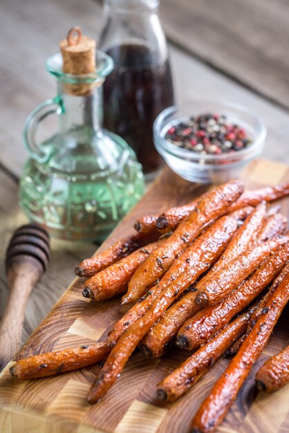 Zanahorias glaseadas en bandeja para hornear