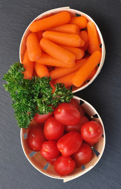 Zanahorias y tomates cherry