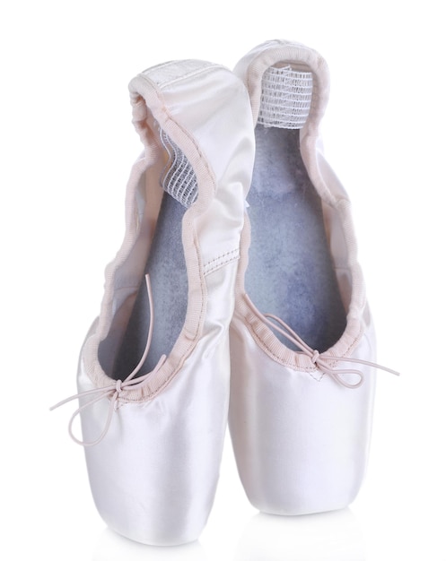 Zapatos de punta de ballet aislado en blanco