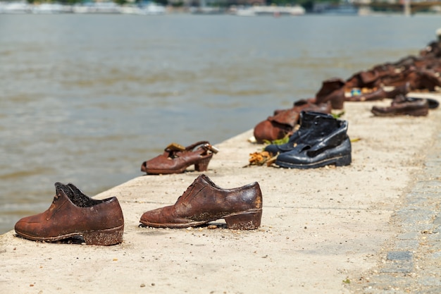 Zapatos en el terraplén del Danubio - Memorial del Holocausto