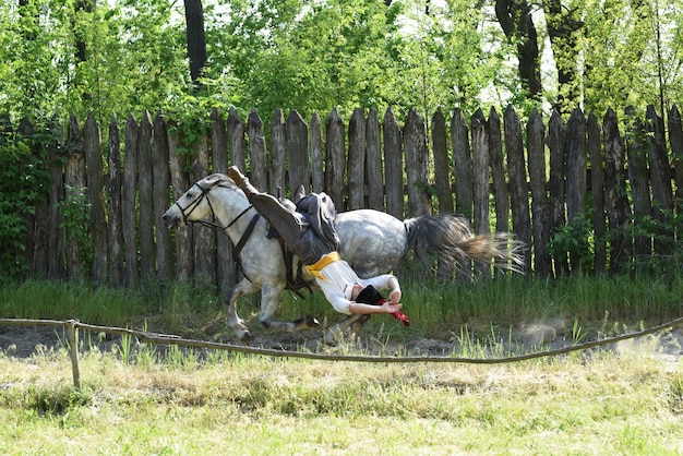 Zaporozhye Kosaken aus der Zaporozhye Armee in Nationaltracht zu Pferd