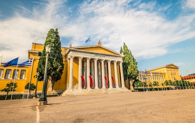 Zappeion Gebäude in Athen Griechenland gegen bewölkten Himmel