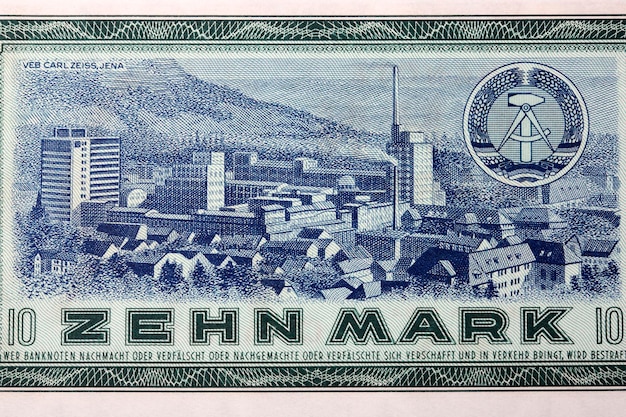 Zeiss-Werk in Jena aus altem DDR-Geld