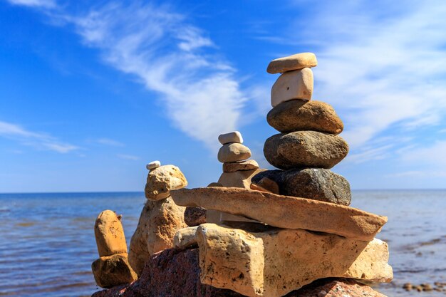 Foto zen-gleichgewicht der steine