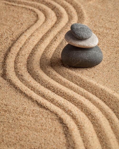 Zen japonês pedra jardim relaxamento meditação simplicidade equilíbrio conceito seixos e areia ajuntada