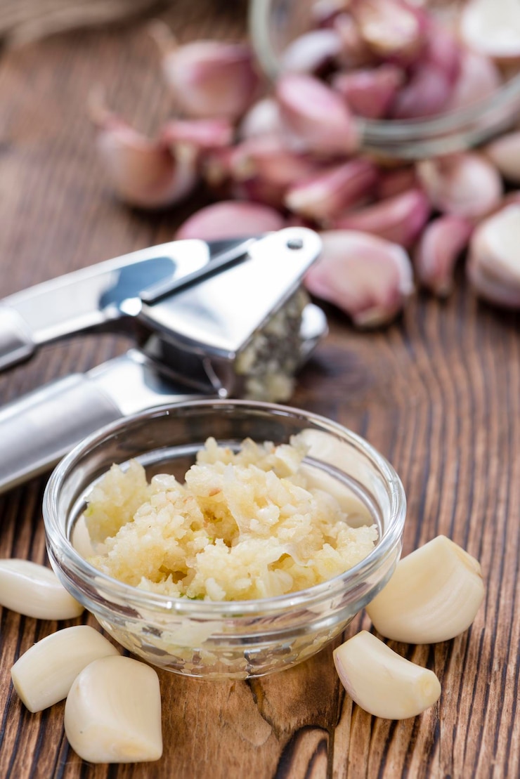 Foto zerdrückten knoblauch