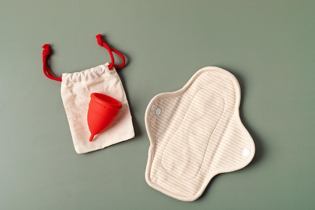 Zero Waste Perioden-Kit Wiederverwendbare Damenbinden und Menstruationstasse