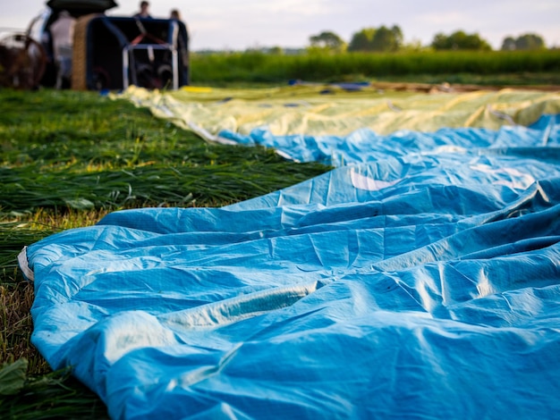 Foto zersetzung des ballons vor dem aufblasen für den flug