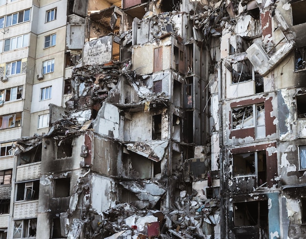 Zerstörtes Gebäude in Nord-Saltivka Charkiw, Ukraine