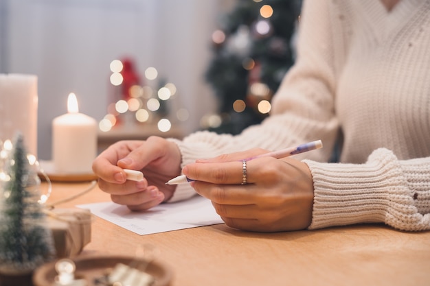 Ziele Pläne zu tun und Wunschliste für Neujahr Weihnachten Konzept schreiben in Notizbuch