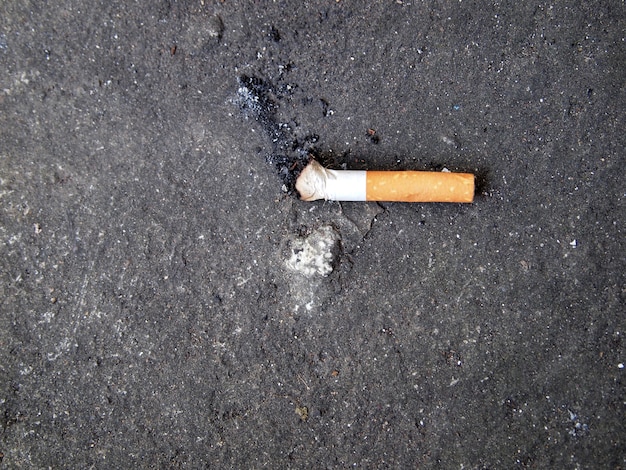 Foto zigarette buts entwickelt, um menschen zu rauchen, ideal für den einsatz aufhören zu rauchen